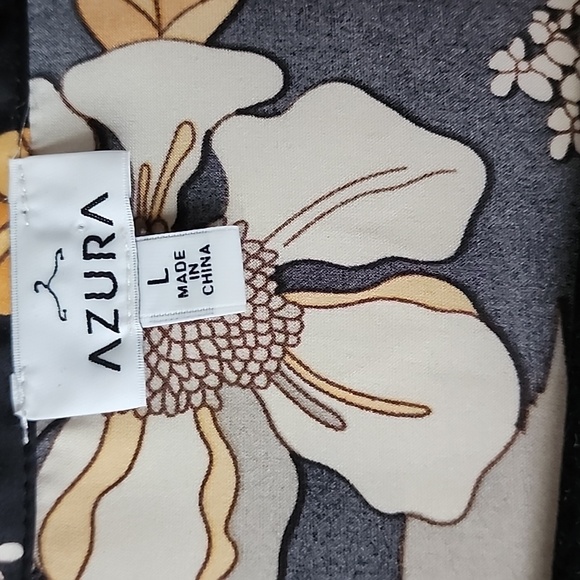 Vintage Retro Front Button Shirt w/ Faux Fur Trim & Shorts Set, Pre-Loved, Sz. L - Picture 5 of 16